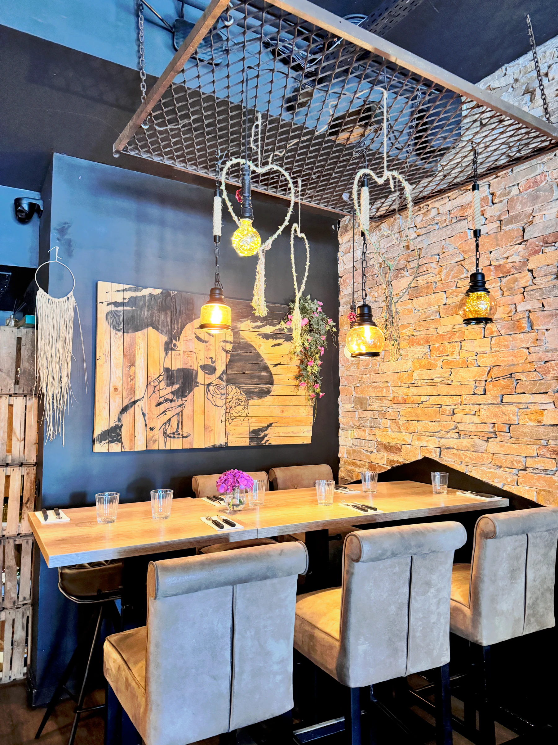Chez Milen dining room